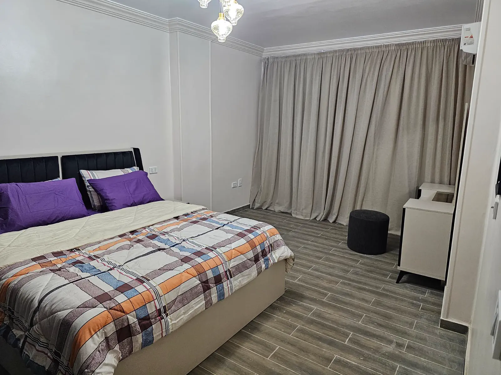 Apartment 8 photo 11