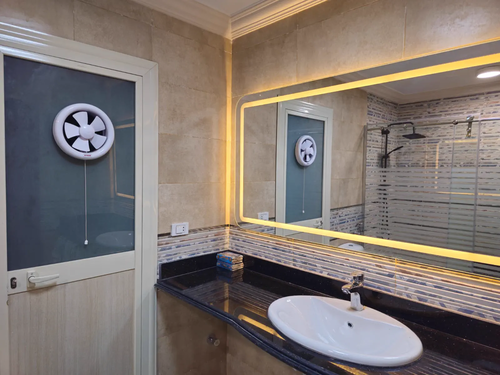 Apartment 8 photo 19