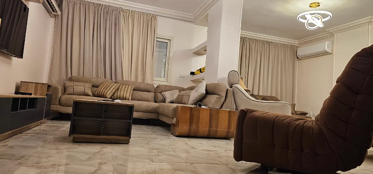 Apartment 8 photo 25